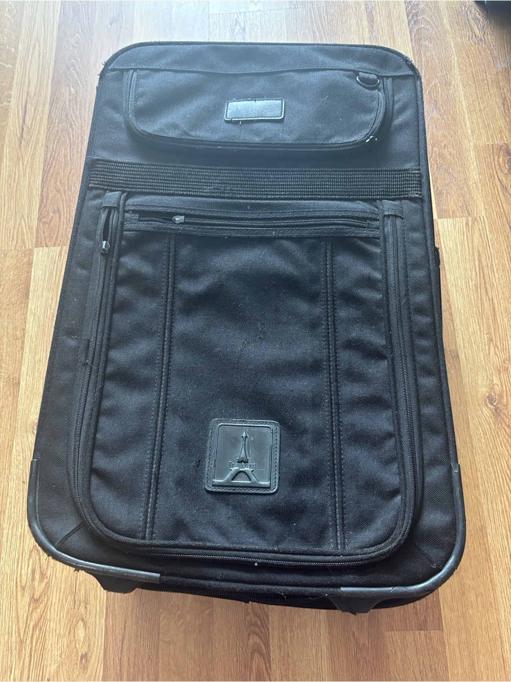 Travelpro B5 crew suitcase with rare sliding handle